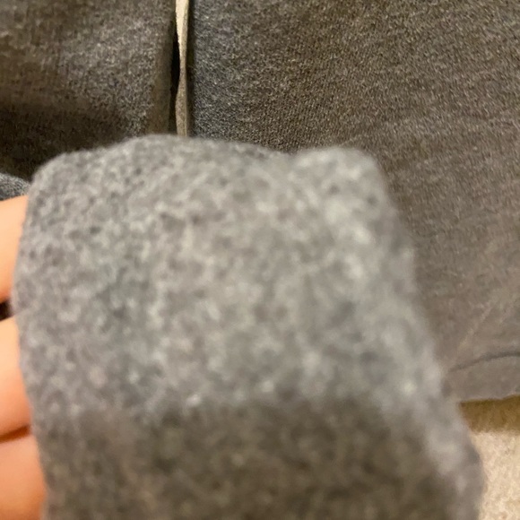 Hollister crewneck - Picture 8 of 9